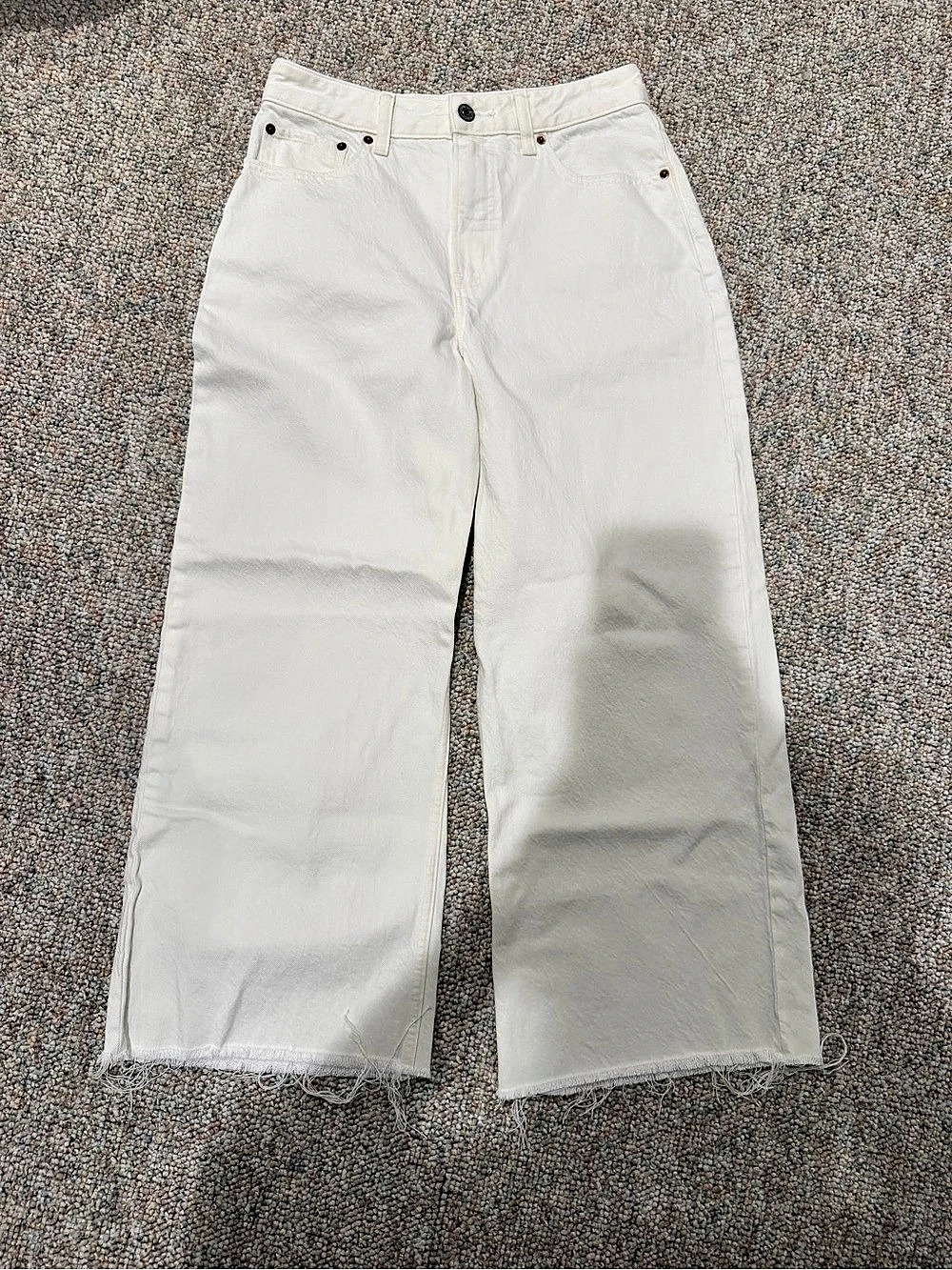 Abercrombie & Fitch Curve Love High Rise Wide Leg Wide Leg Jeans in White Waist